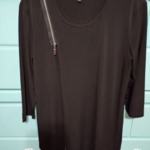 Chic Black Long Sleeve Top with Zipper Accent